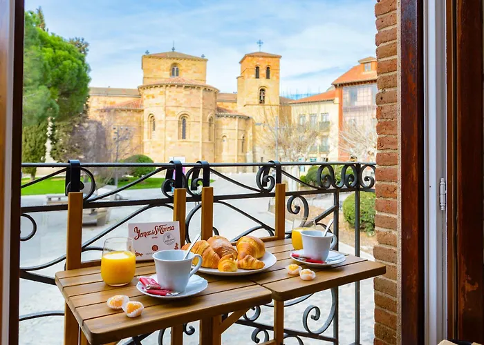 Balcony Of The Wall I 1Min To Avila\'S Alcazar